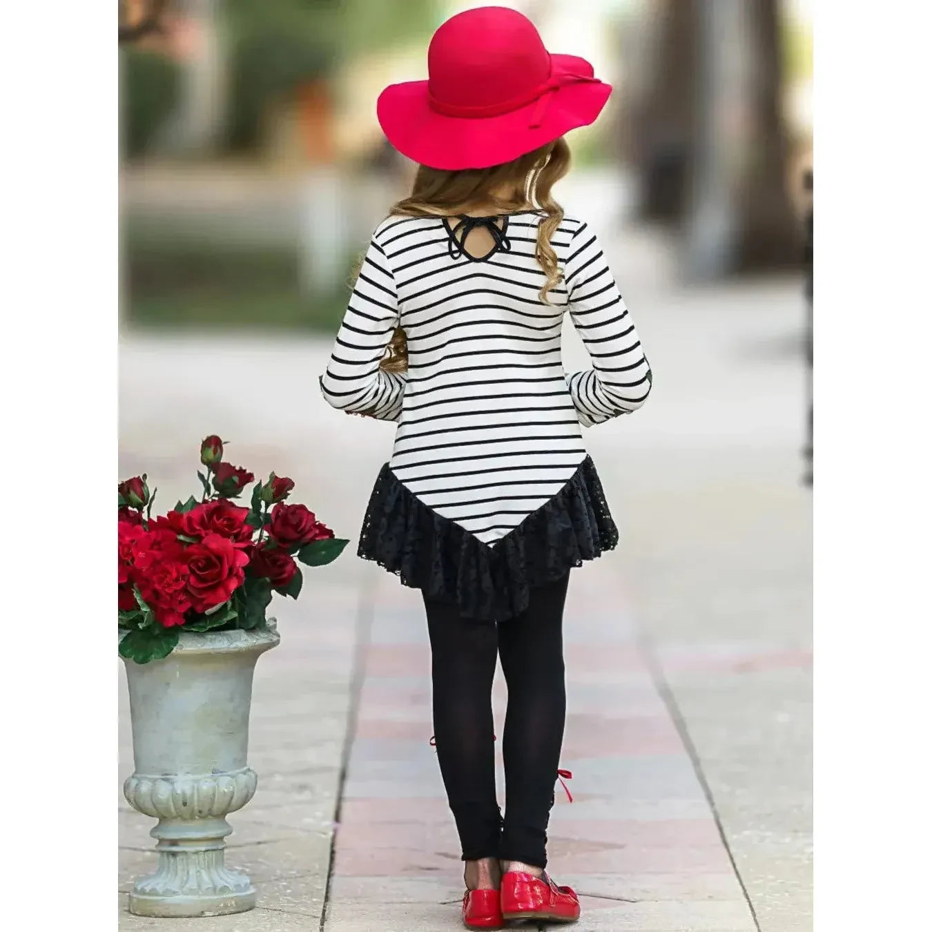 Mia Belle Girls How Romantic Lace Trim Tunic & Legging Set