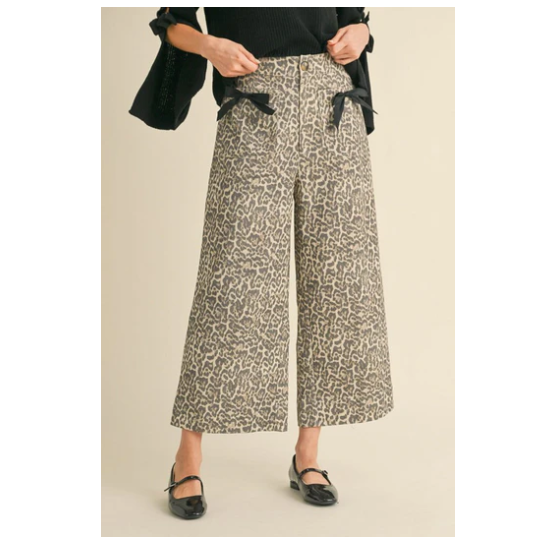 Leopard Print Cropped Pant with Bow Detail